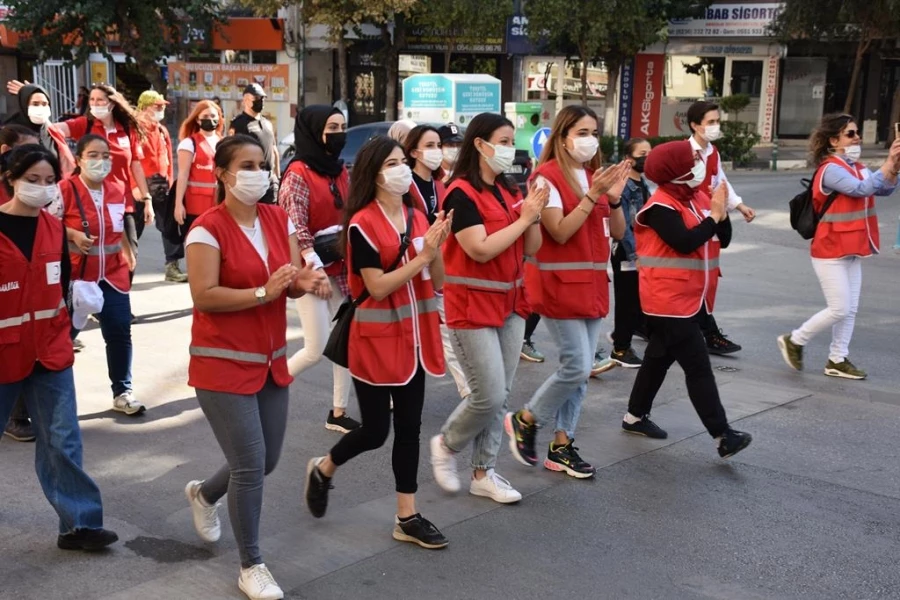 ŞEHZADELER DÜNYA YÜRÜYÜŞ GÜNÜ’NDE SAĞLIK İÇİN YÜRÜDÜ