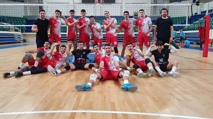 Turgutlu Belediyespor Erkek Voleybol Takımı’ndan Bir Galibiyet Daha
