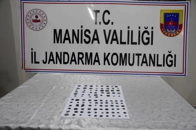 Tarihi sikkelerle yakalandılar, serbest kaldılar