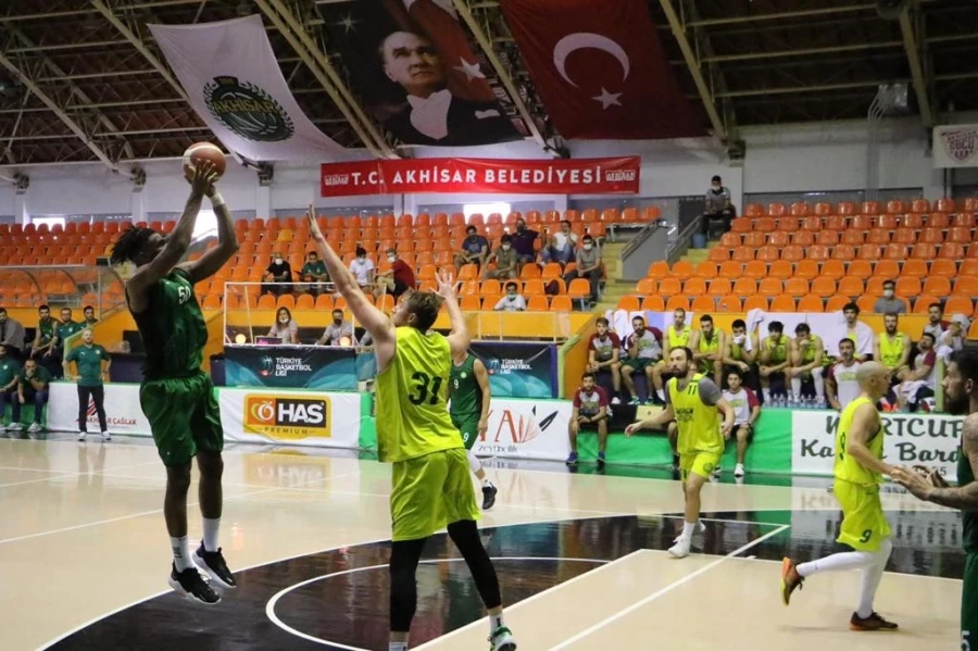 Manisa BBSK: 78 - Akhisar Belediye: 80