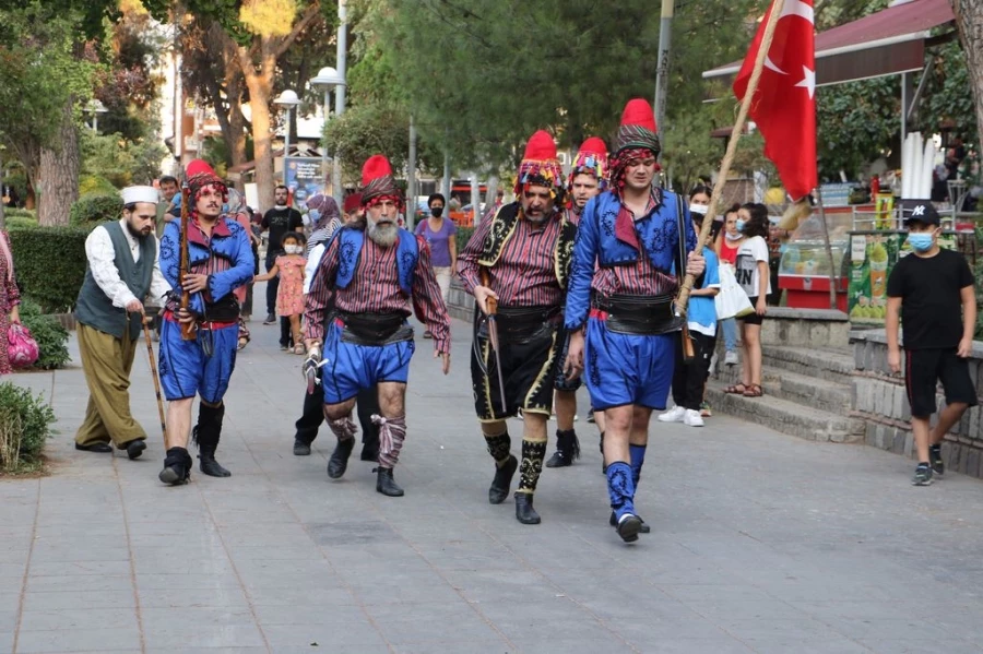 Kurtuluş Kutlamaları Tiyatro Sürprizi İle Sürdü