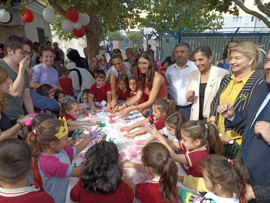 Büyükşehir, Dünya Kız Çocukları Günü Etkinliğine Katıldı