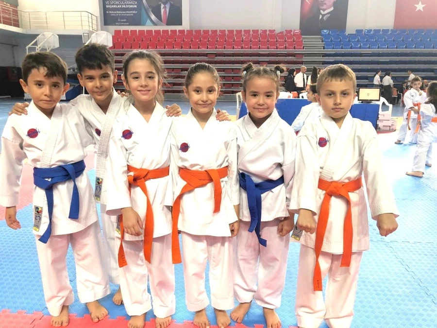 Manisa BBSK’lı Karatecilerden 10 Madalya