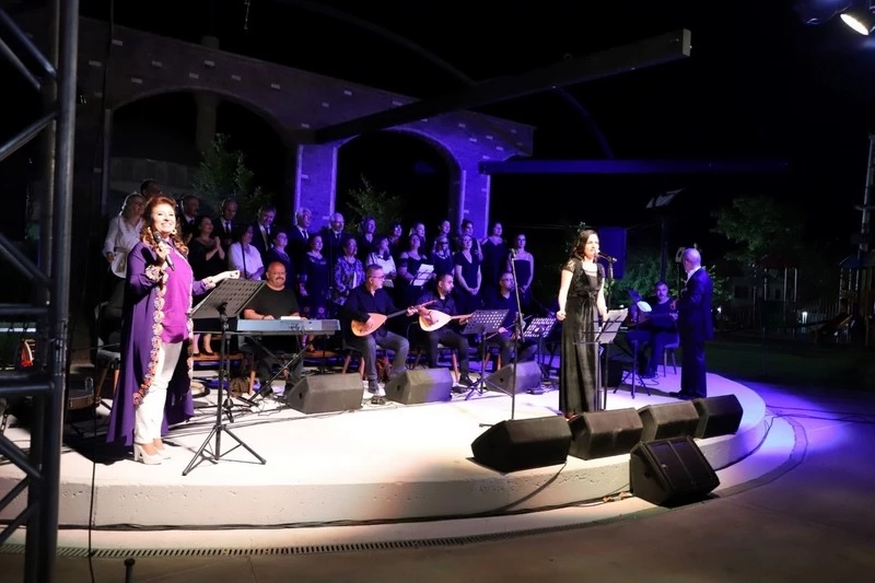 Turgutlu Belediyesi Türk Halk Müziği Korosu’ndan Mustafa Biçer Anısına Veda Konseri