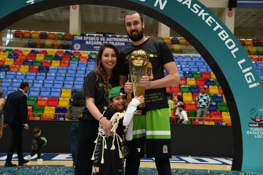 Manisa BBSK Basketbolda İç Transferde 2, Dış Transferde 3 İsimle Sözleşme İmzaladı