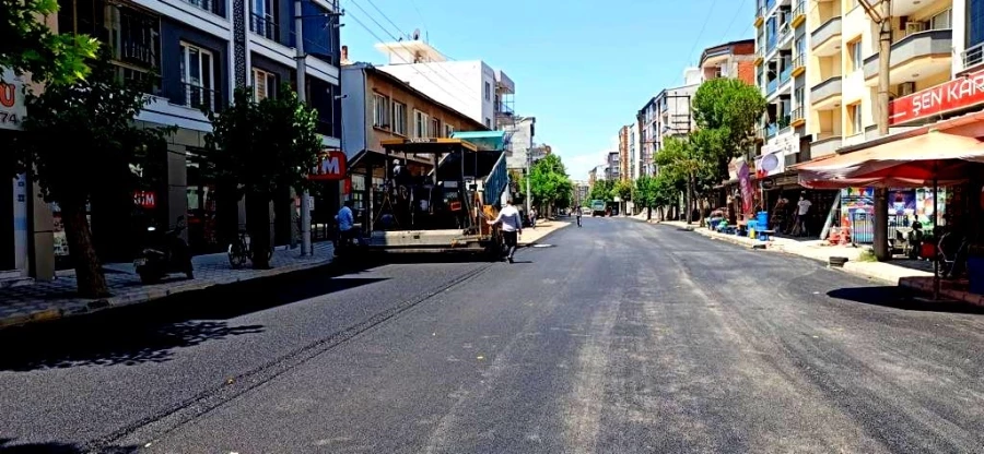 Akhisar’da Sıcak Asfalt Çalışmaları Hızlandı