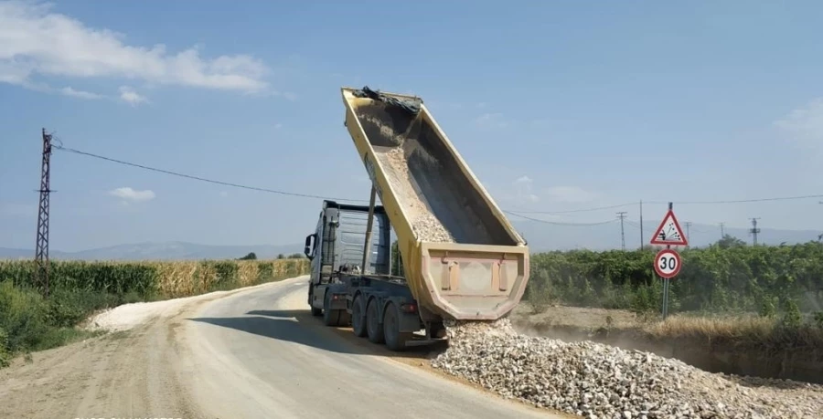 Salihli’deki Yol Çalışmaları Devam Ediyor