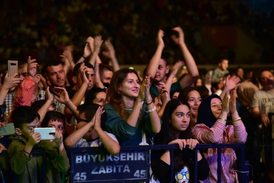 Kırkağaç Kurtuluşunu Uğur Aslan İle Kutladı